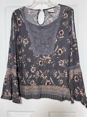 Knox Rose Gray Floral Cold Shoulder Crochet Yoke Blouse